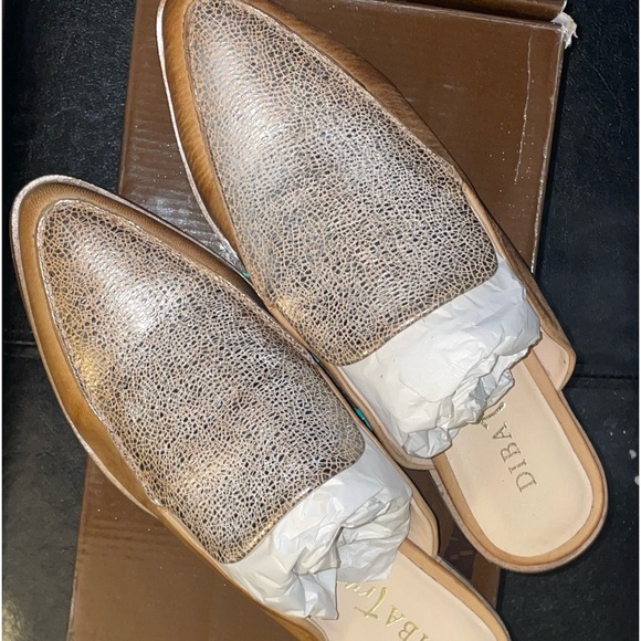 DIBA True “Art Easel Crinkle Leather Mule” NIB - Picture 2 of 8